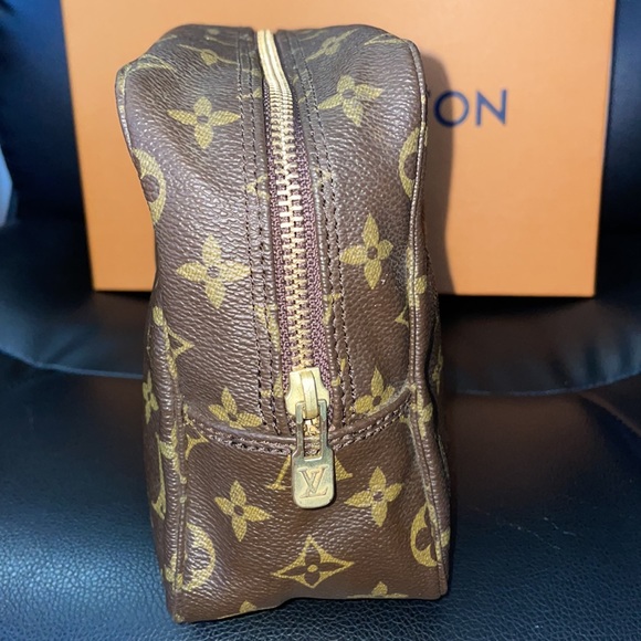 ❌Sold❌Authentic LV Vintage Monogram Toiletry Trousse 28💥 - Picture 6 of 17
